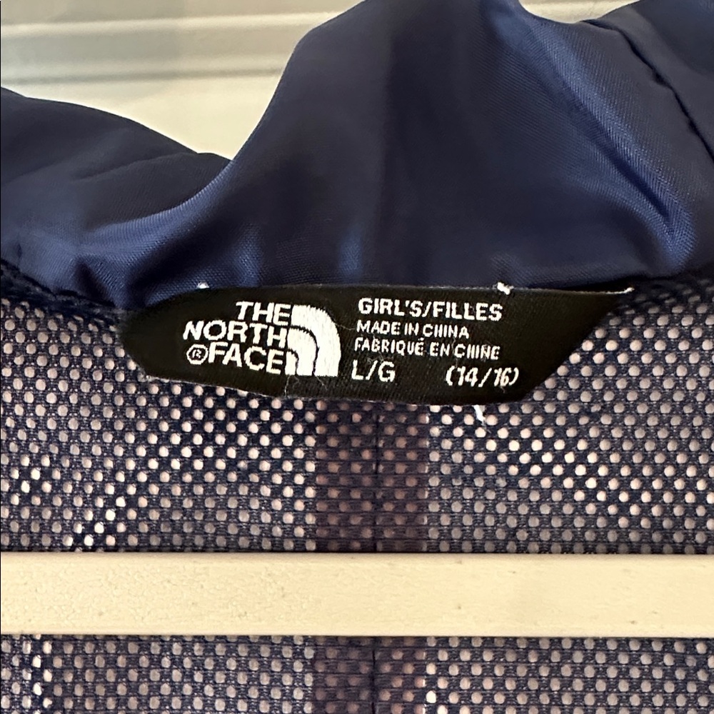 The North Face Girls Rain Jacket - Picture 6 of 9